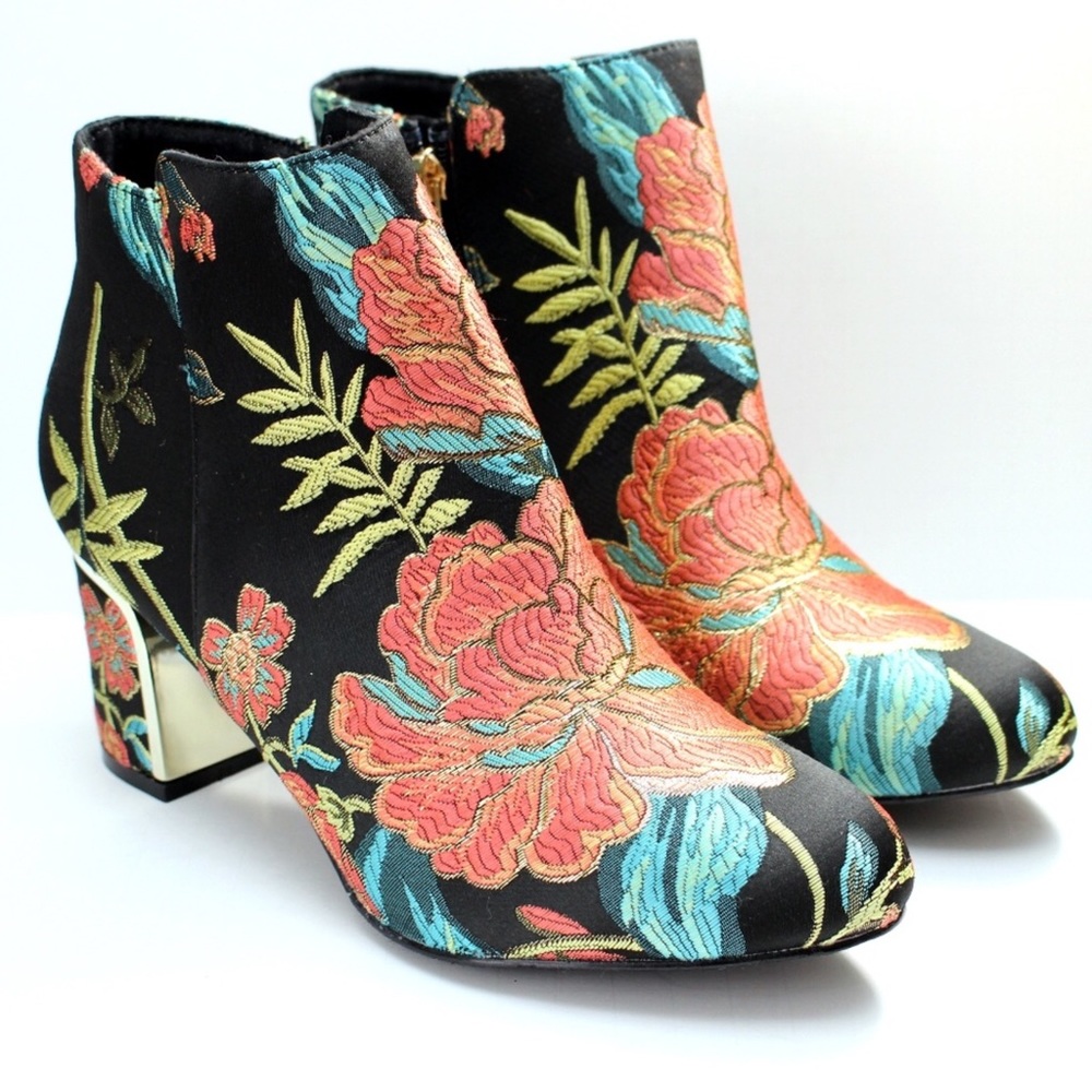SOLD.🚫 J.RENEE TUNATTI BOOTIES (Sz7) - Picture 1 of 12